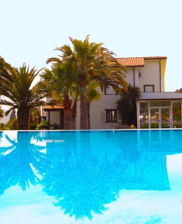 كاتانزارو Kalos Relais المظهر الخارجي الصورة